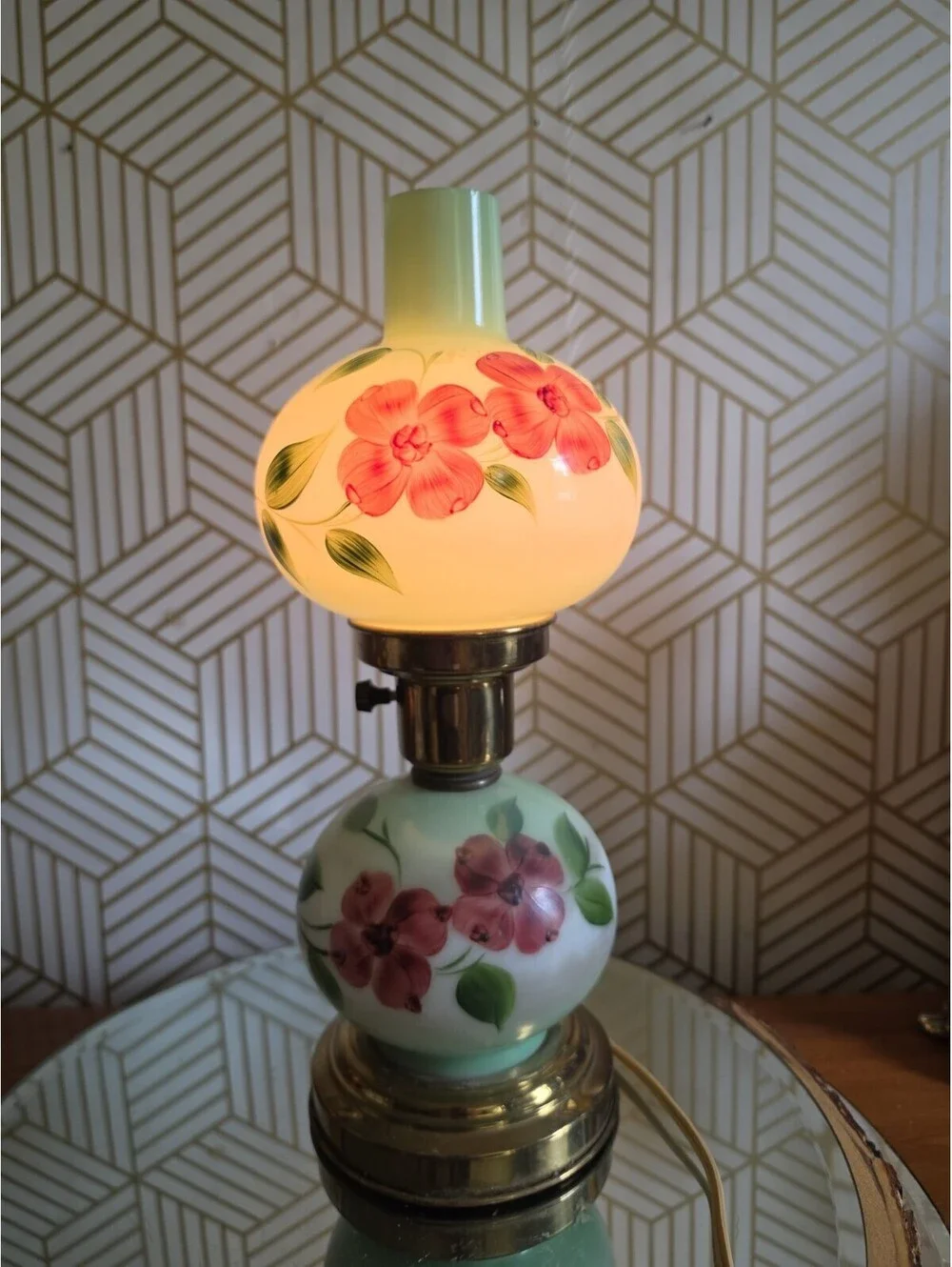 Vintage Handpainted Green Floral Glass Hurricane Parlor Accent Lamp 13